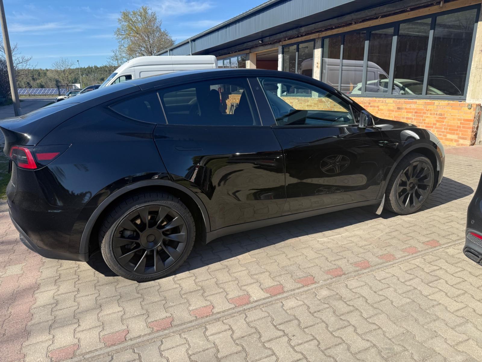 Tesla Model Y Long Range Dual AWD Batterie NEU SOH 100