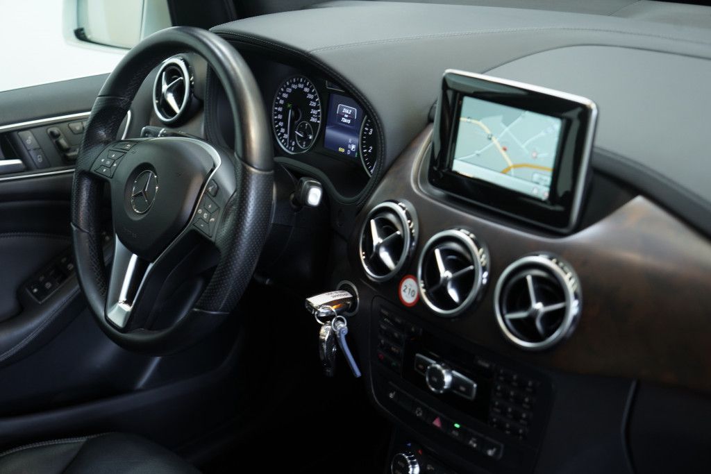 Mercedes Benz B 200