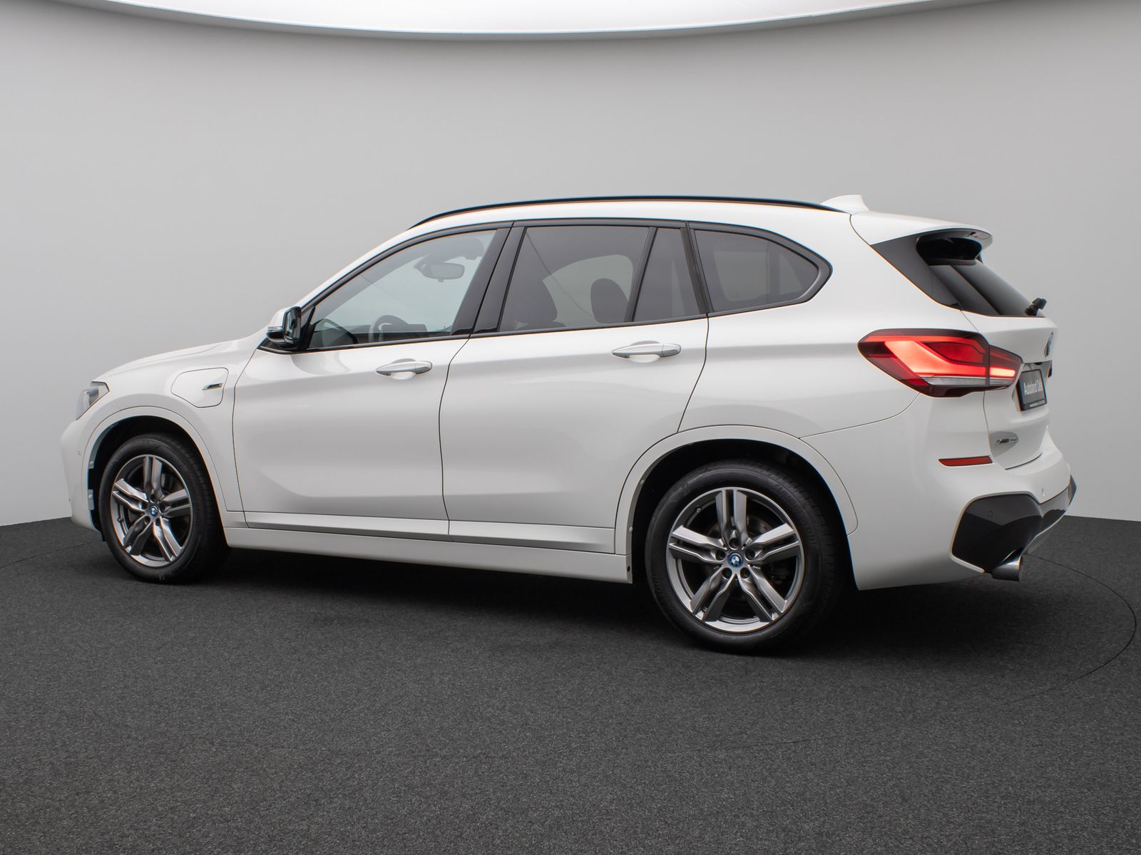 Fahrzeugabbildung BMW X1 xD25e M Sport Kamera HUD Stop&Go AHK Komfort