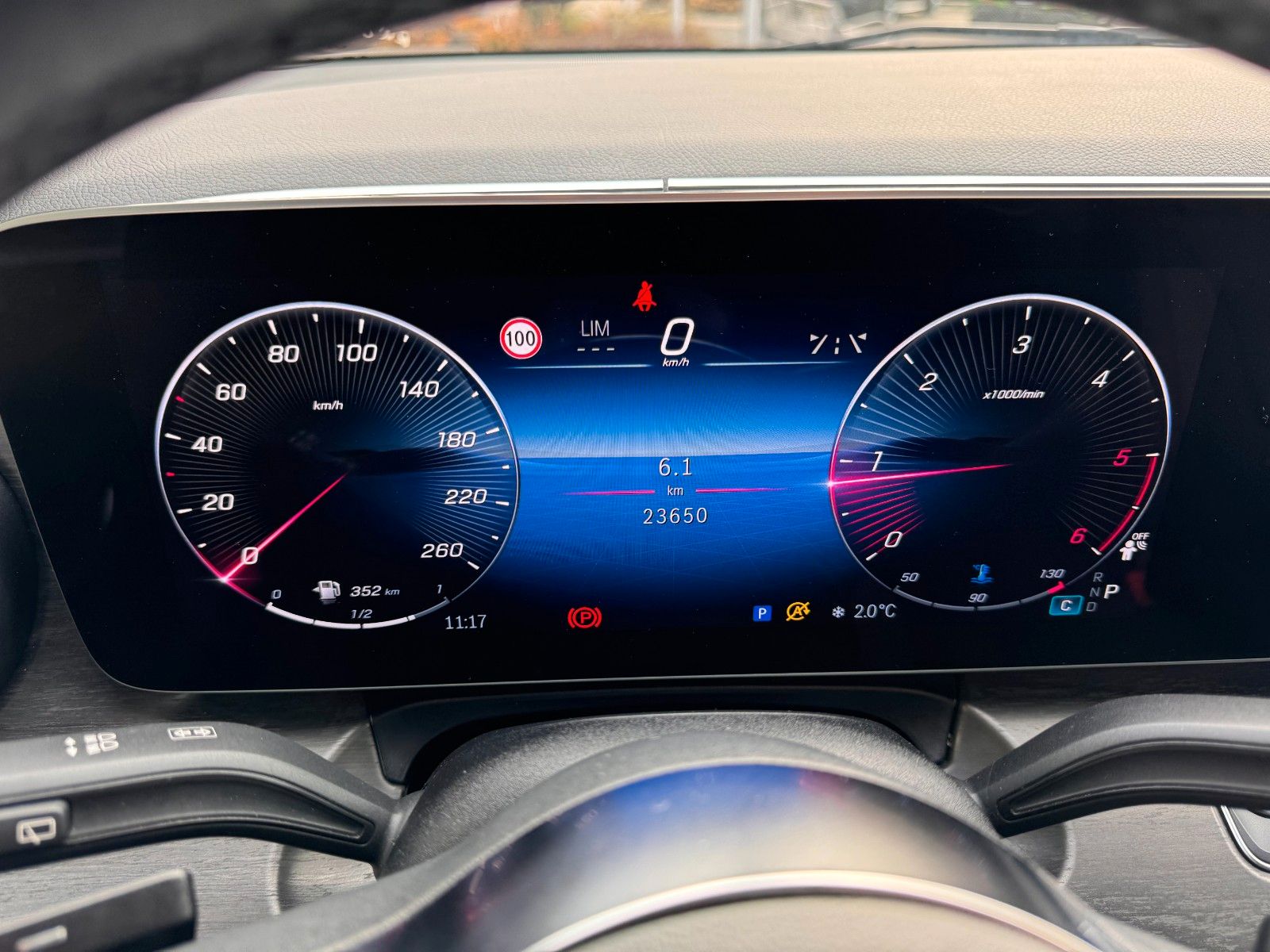 Fahrzeugabbildung Mercedes-Benz V 300 d 4MATIC AVA Extral AHK Standheiz