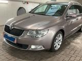 Skoda Superb 1.8 TSI Combi +BI-XENON+MOTOR NEU 20TKM+ - Skoda Superb aus 2011: Kombi