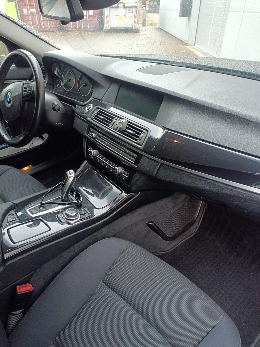 BMW 520 2011 — photo 7