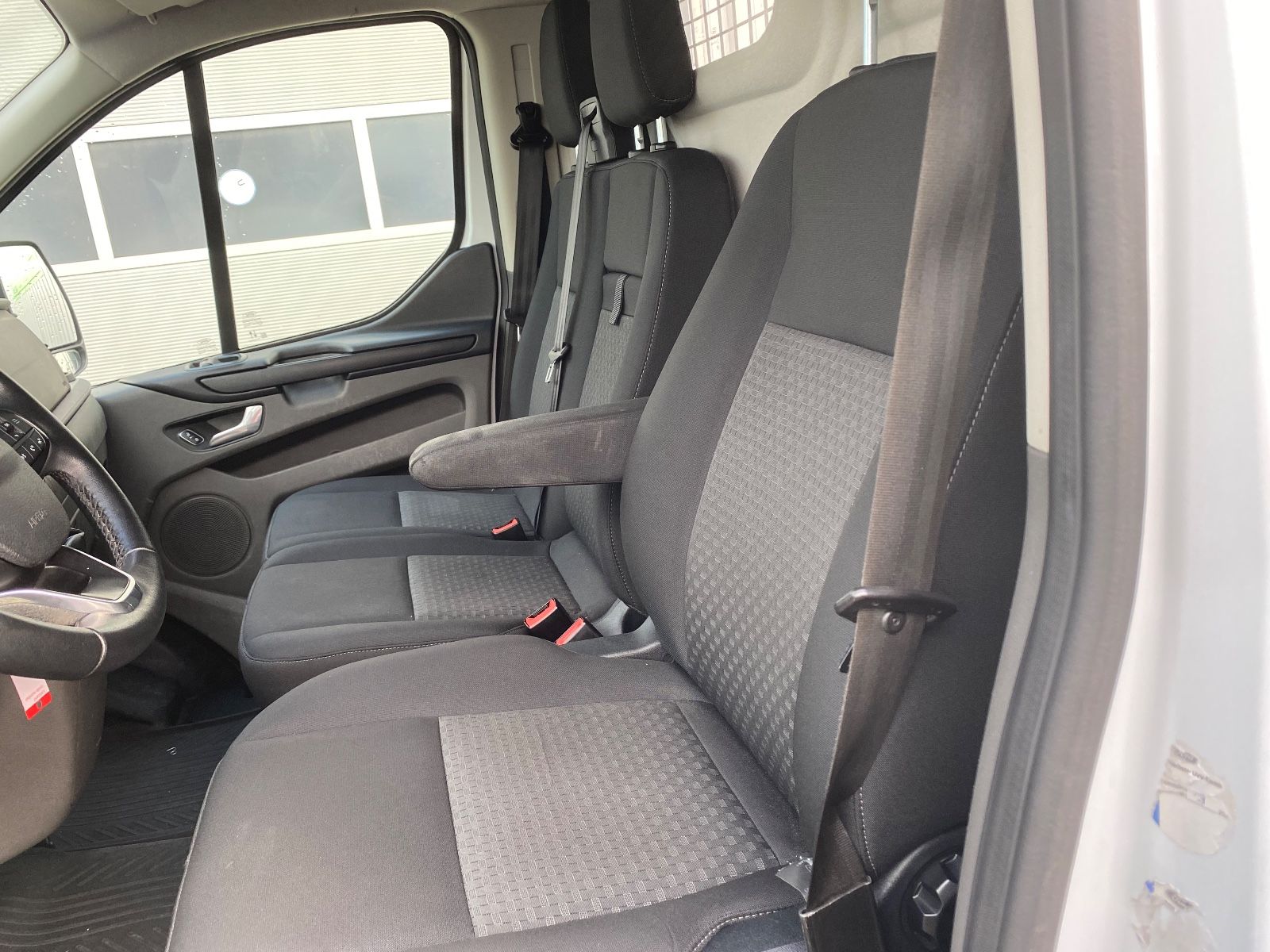 Fahrzeugabbildung Ford Transit Custom Kasten340 L2Trend,1Hd,AHK,38354Km