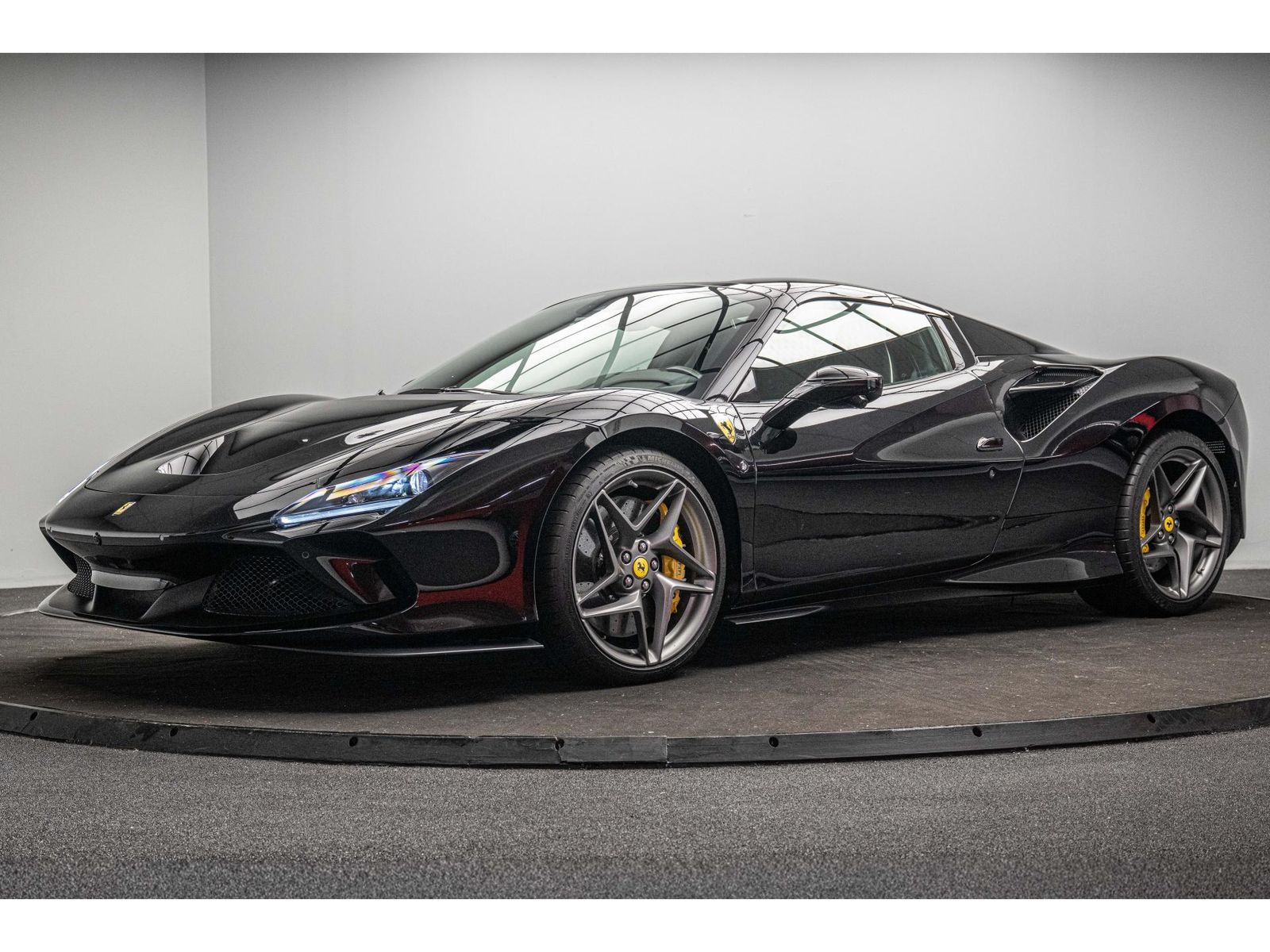 Ferrari F8 3.9 720 imagem 3