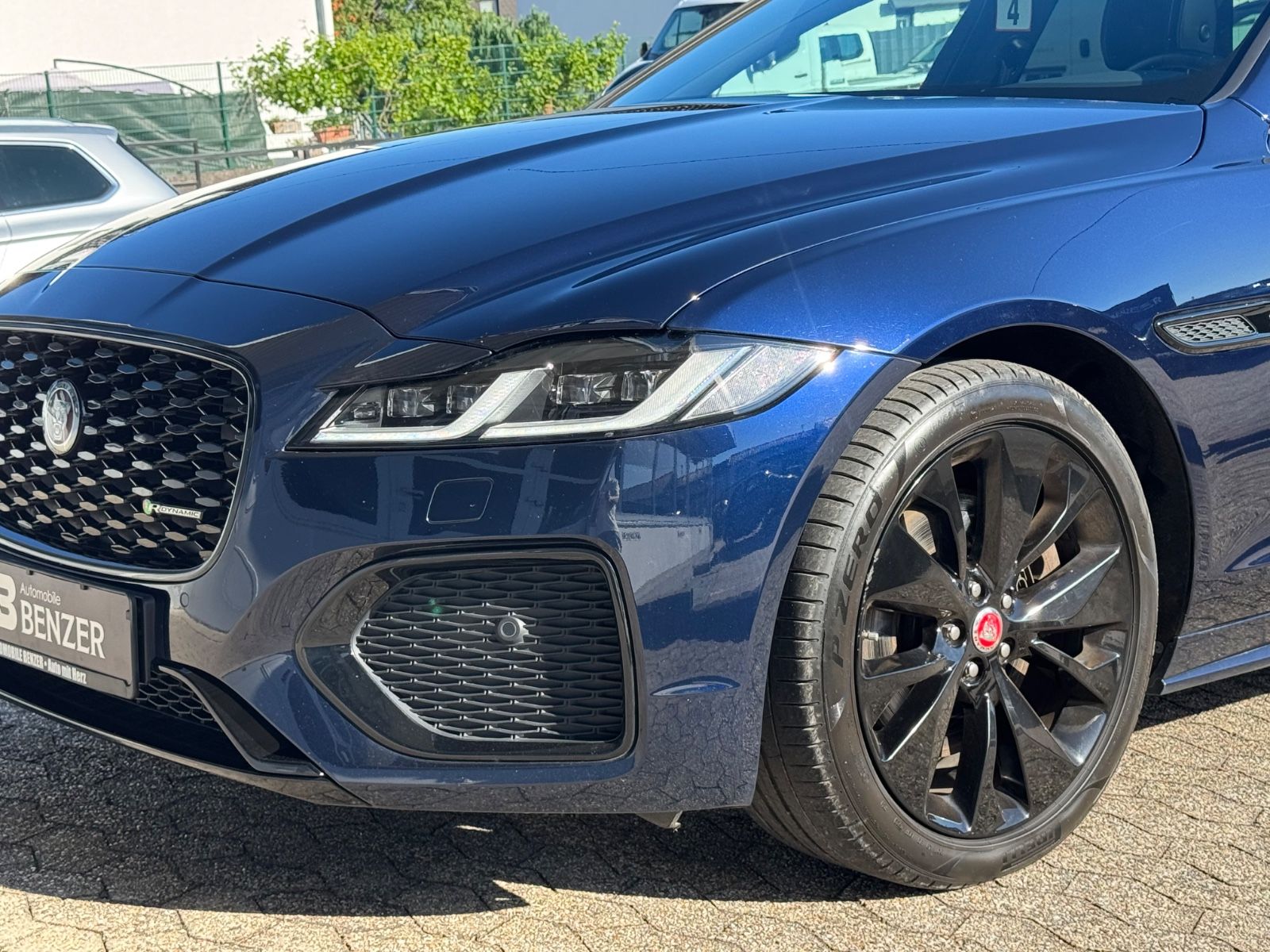 Fahrzeugabbildung Jaguar XF Sportbrake R-Dynamic SE AWD/PANO/KAM/MERIDIAN