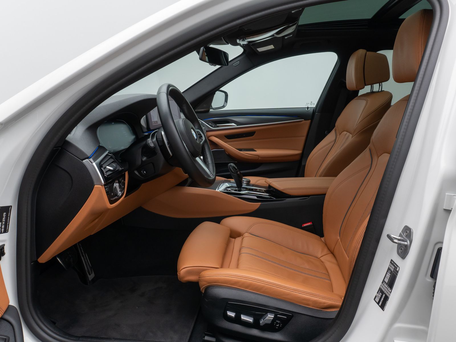 Fahrzeugabbildung BMW 530d M Sport Kamera DAB Memory ACC H/K Panorama