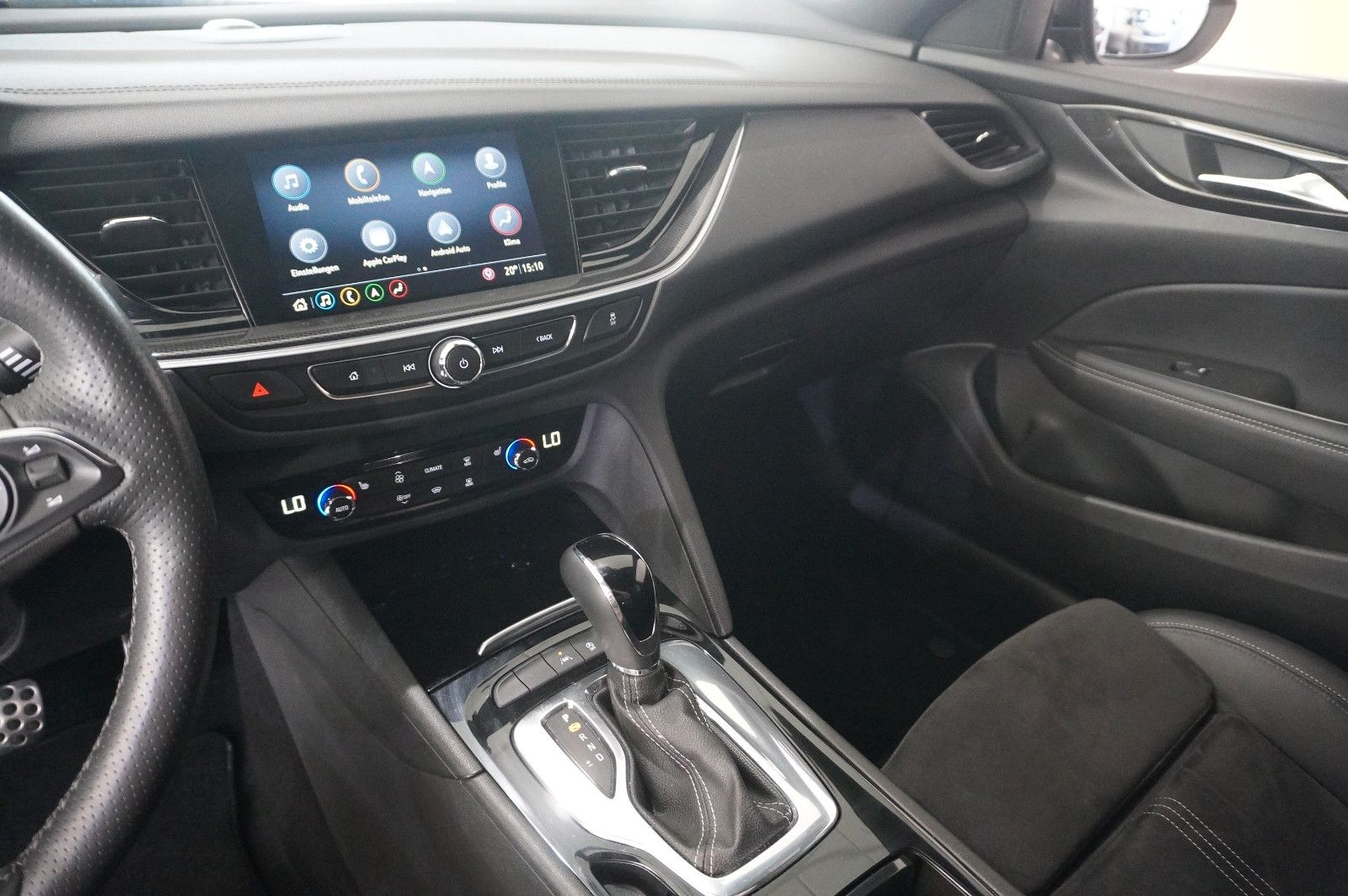 Fahrzeugabbildung Opel Insignia B ST 2.0D ULTIMATE NAVI/OPC/VIRT/SH/AHK
