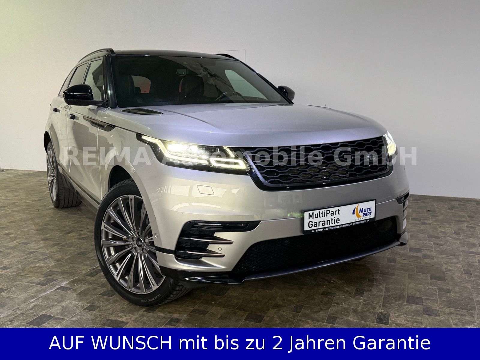 Fahrzeugabbildung Land Rover Range Rover Velar 3,0i R-Dynamic AWD, Pano