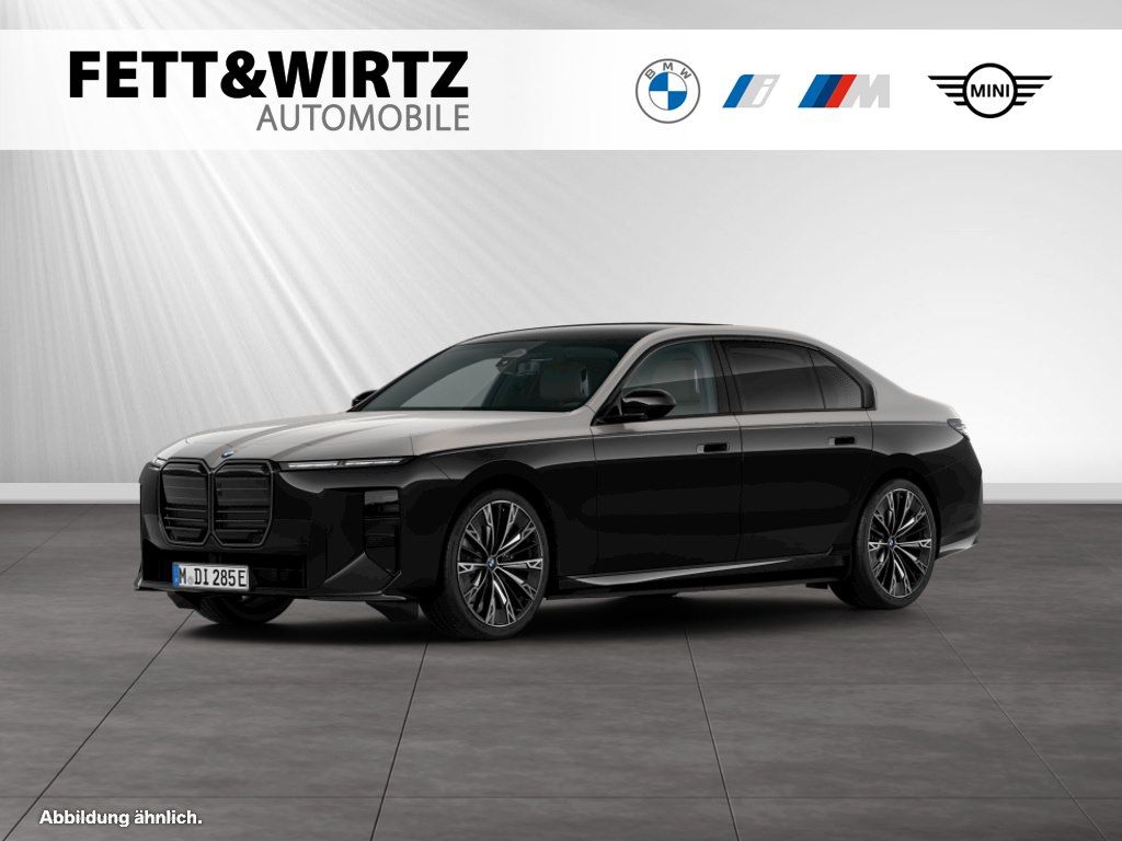 BMW i7