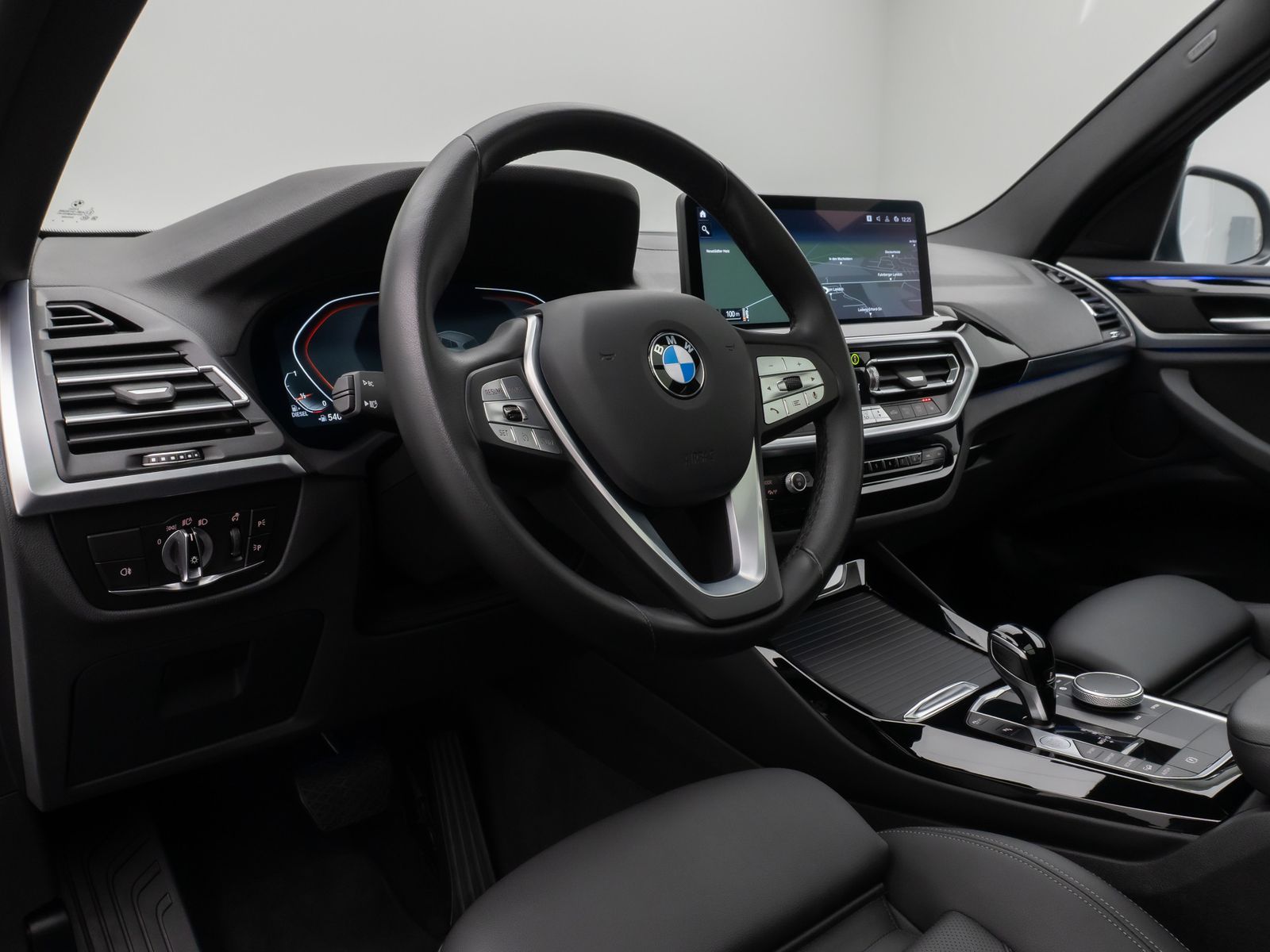 Fahrzeugabbildung BMW X3 xD20d Panor Kamera DAB HiFi Komfort Sport 19"