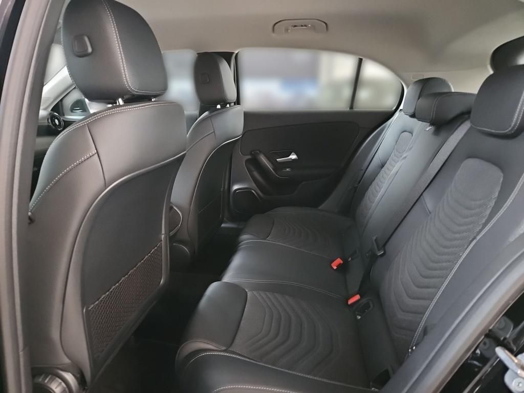 Fahrzeugabbildung Mercedes-Benz A 250 e Kompaktlimousine +ADVANCED+PT+TOTWINKEL+