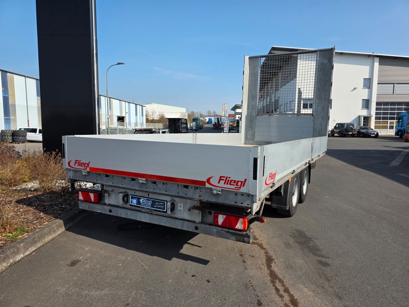 Fahrzeugabbildung Fliegl TPS 119 GFA-Achsen Auffahrrampen Knorr ABS