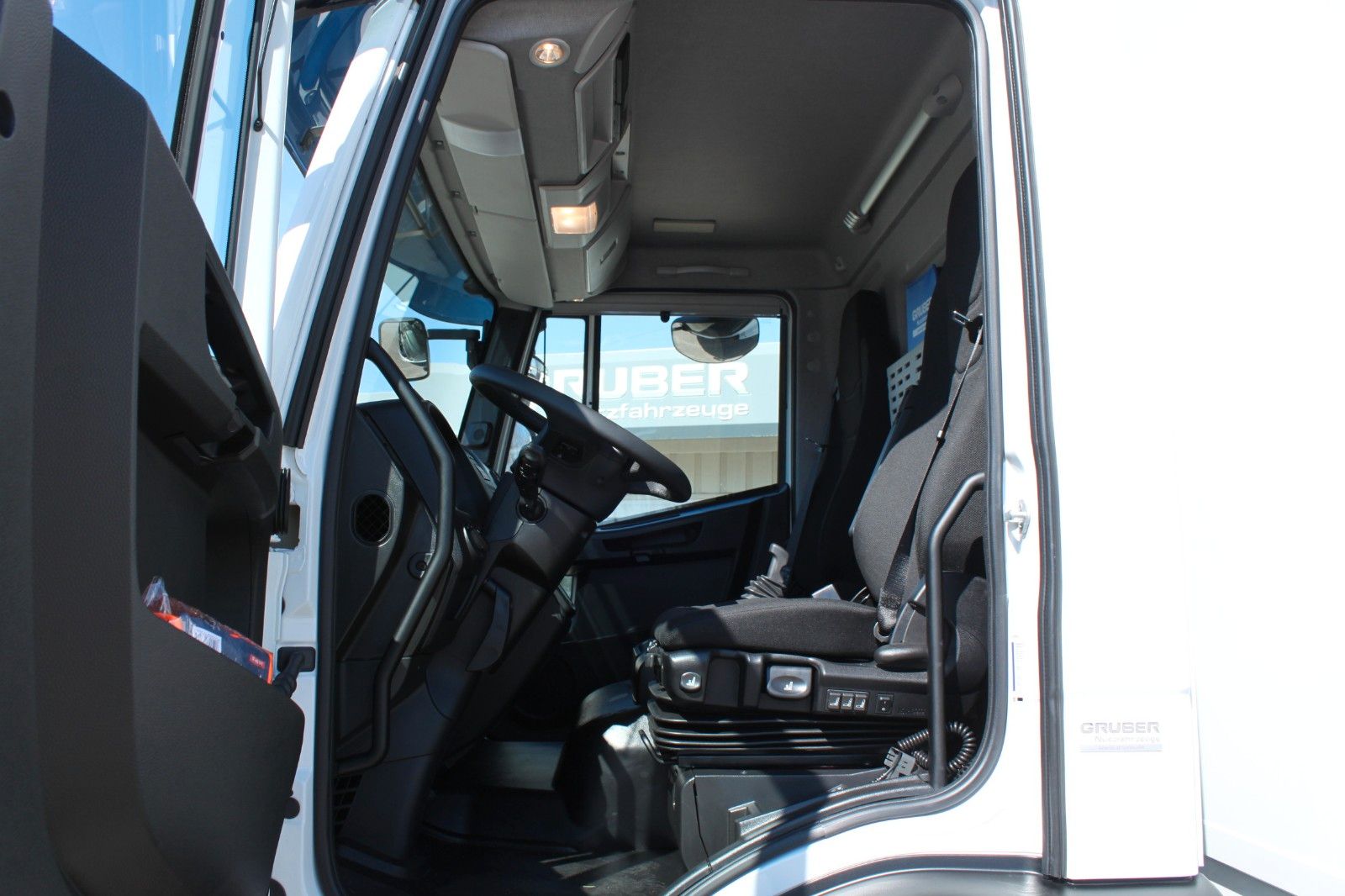 Fahrzeugabbildung Iveco EuroCargo ML140E28/P MY24