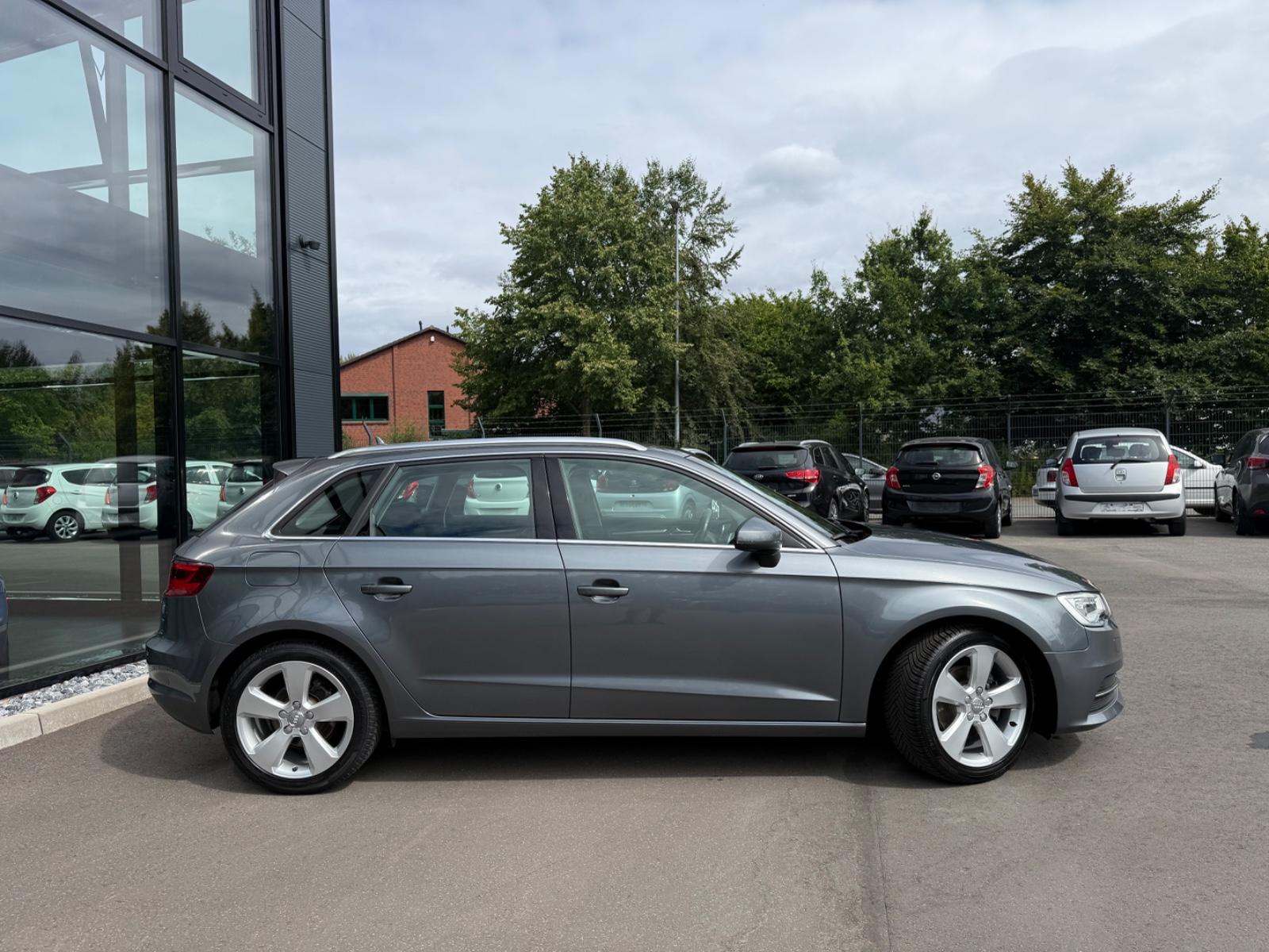 Audi A3 Sportback Sport Paket*XEN*PDC*SHZ*TEMP*HU NEU