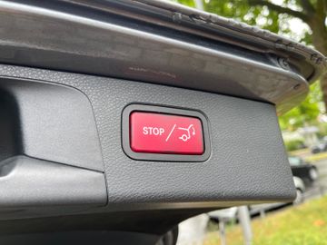 Fahrzeugabbildung Mercedes-Benz E 220d T 4Matic AMG*Standheizung*AmbientLight*