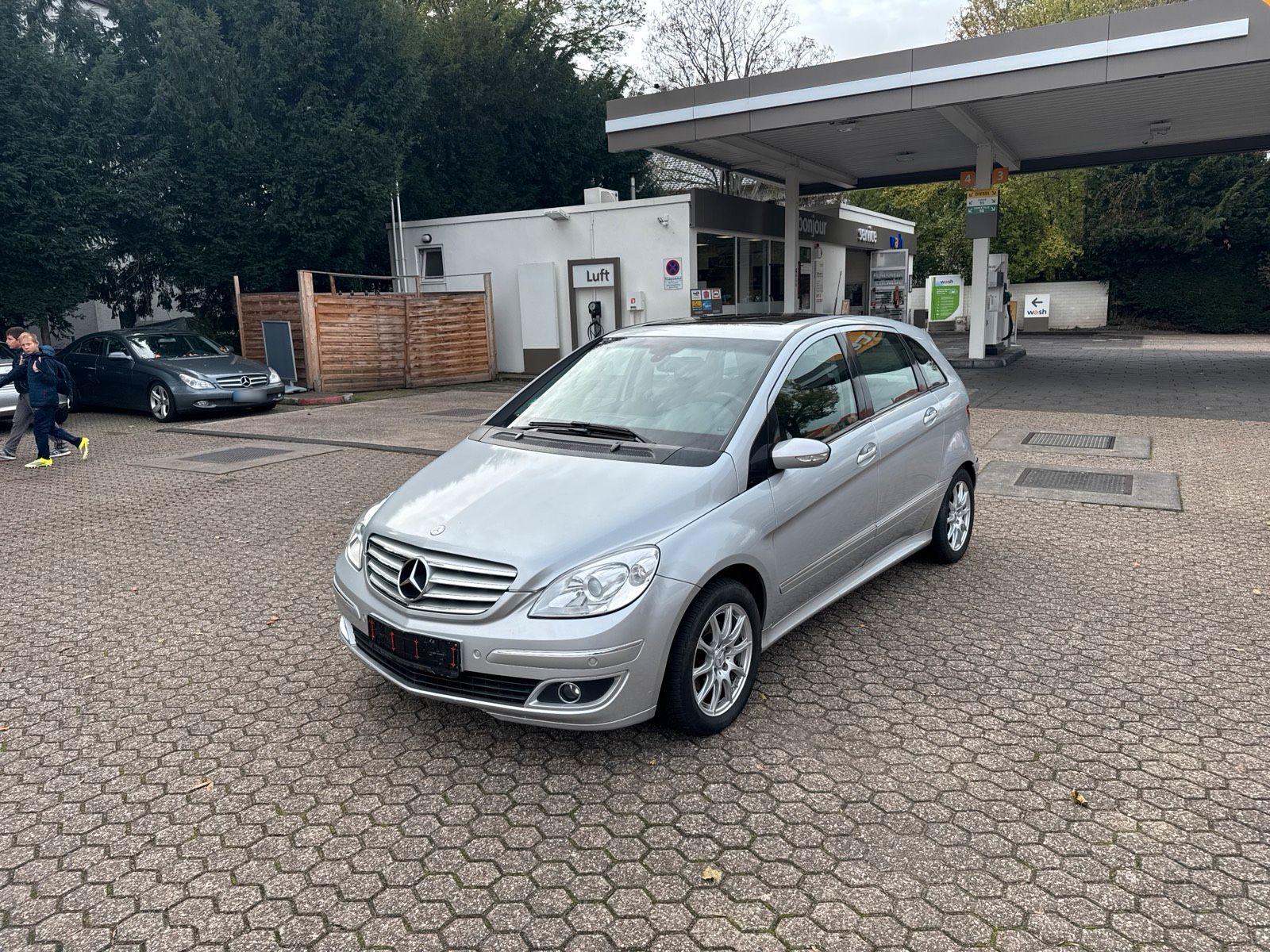 Mercedes-Benz B 200