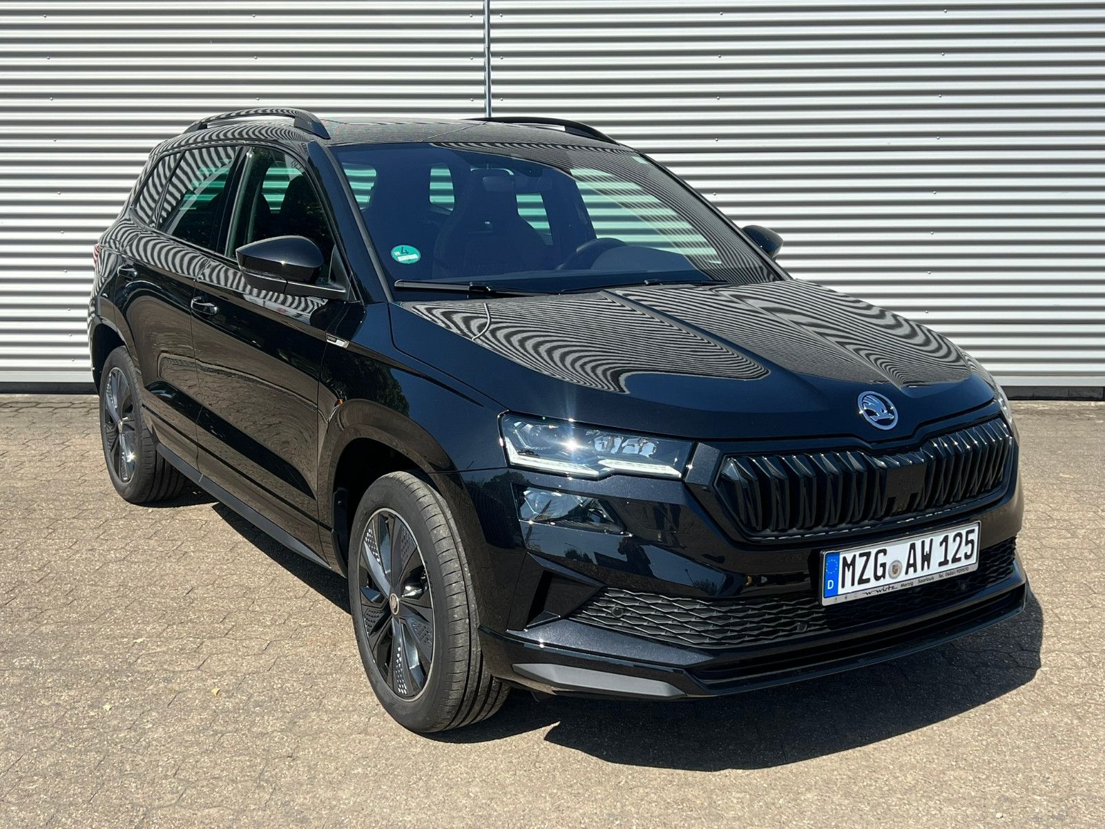 Fahrzeugabbildung SKODA Karoq Sportline 1.5 TSI DSG Navi Tempomat Kamera