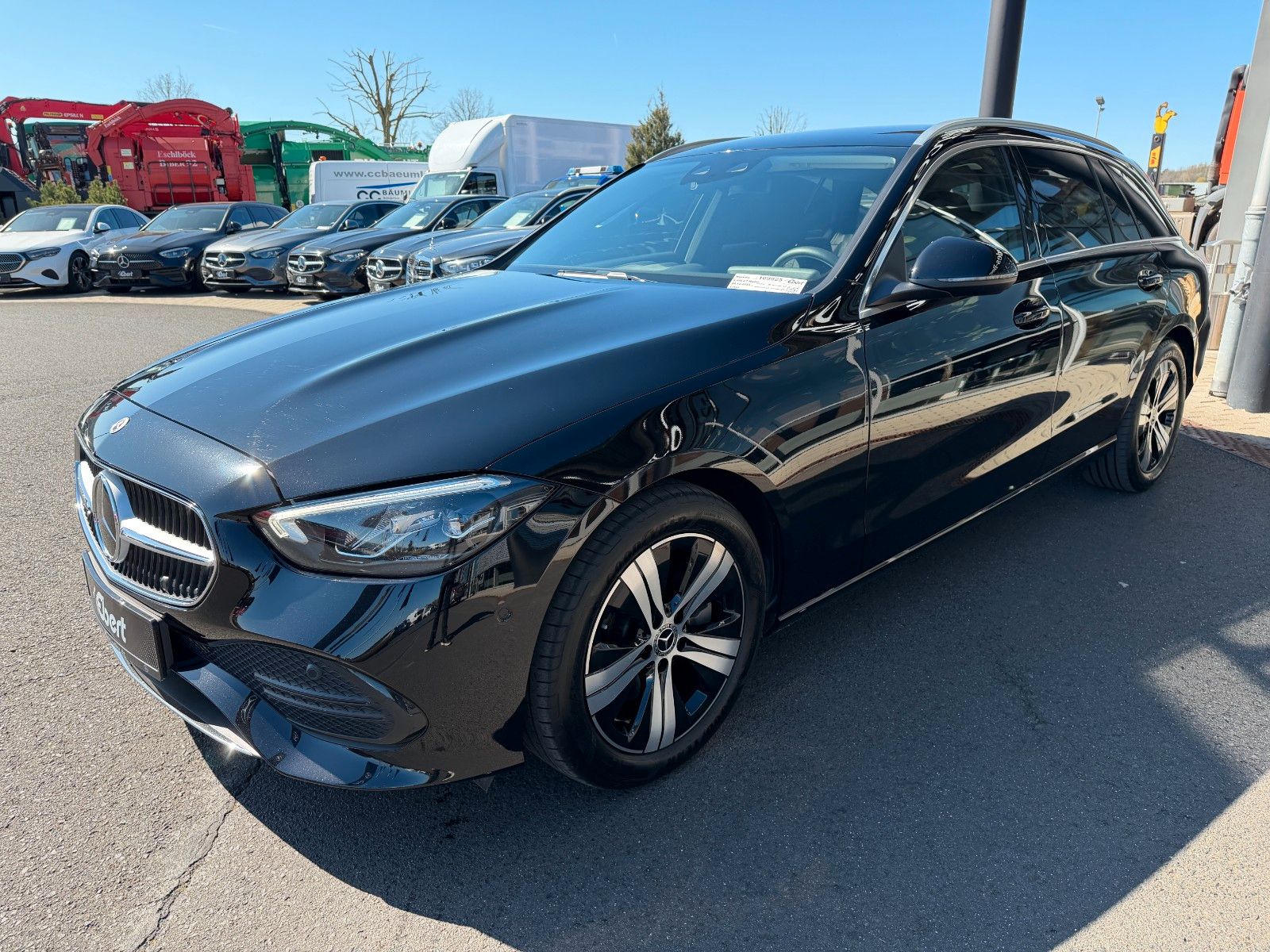 Fahrzeugabbildung Mercedes-Benz C 200d T Avantgarde+AHK+Distr+RKamera+LED+IHC