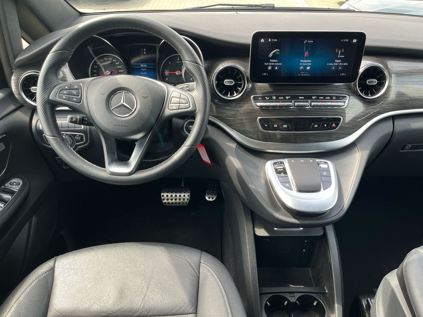 Fahrzeugabbildung Mercedes-Benz V 250 d EDITION 21 kompakt AMG NIGHT*LED*LEDER