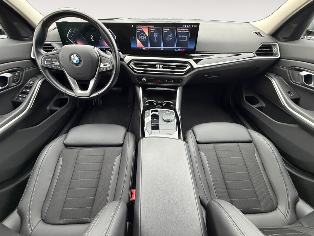 Fahrzeugabbildung BMW 320i Touring Aut.
