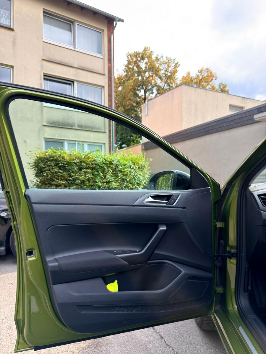 Volkswagen Taigo VW Taigo R-Line 110 PS DSG Werksgarantie 06/27, миниатюра 16