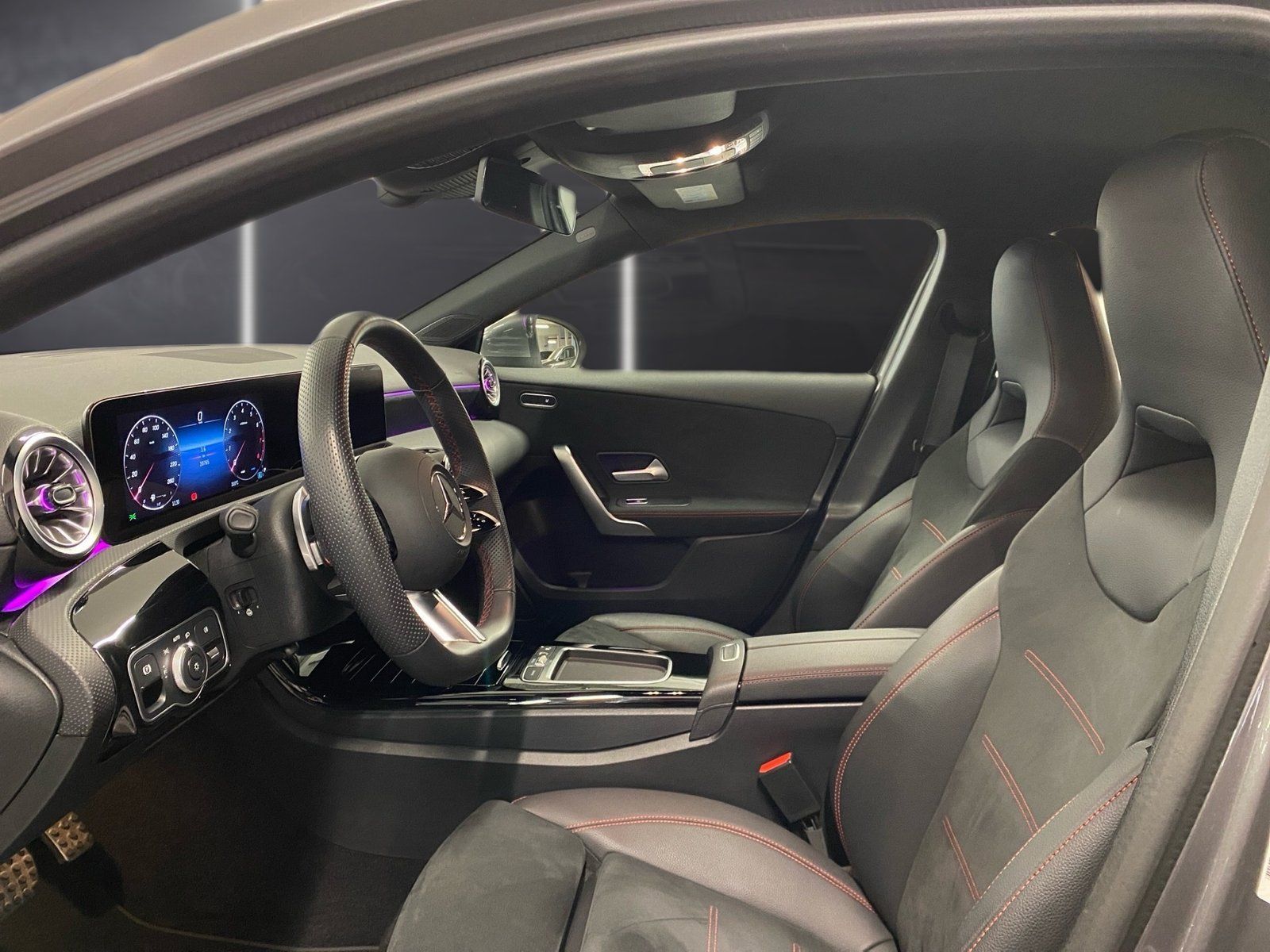 Fahrzeugabbildung Mercedes-Benz A 180 AMG Line*LED*Kamera*CarPlay*Spurhalte*SHZ*