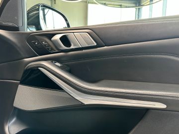 MYAUTOCENTER – Gebraucht- und Jahreswagen mit Werkstattservice in Pfaffenhofen BMW X7 *PANO(SKYLOUNGE)*HEADUP*6SITZER*5-ZONEN*VOLL*