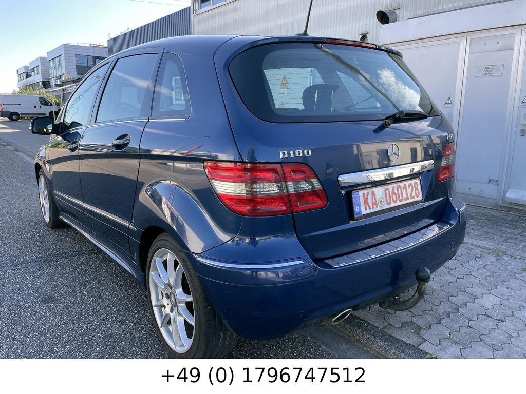 Mercedes-Benz B 180