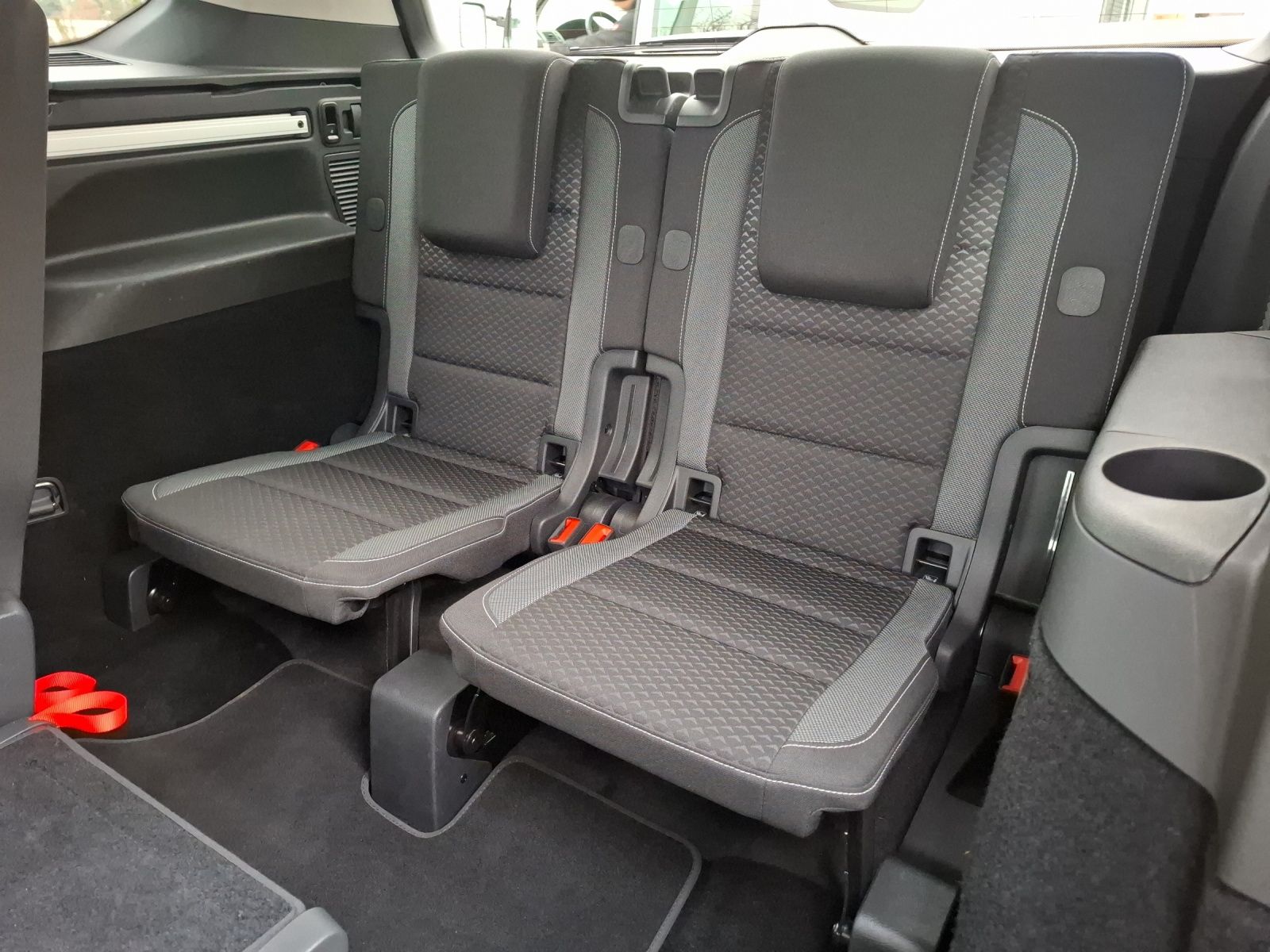 Fahrzeugabbildung Volkswagen Touran TDI Active DSG 7-Si. AHK Navi ACC PDC SH