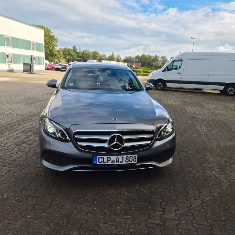 Image of Mercedes-Benz 200