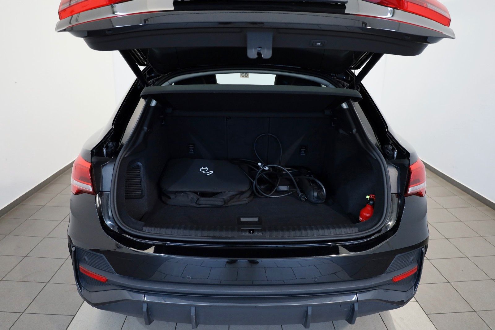 Fahrzeugabbildung Audi Q3 Sportback 45 TFSI e,Leder,Navi,LED,SH,Kamera