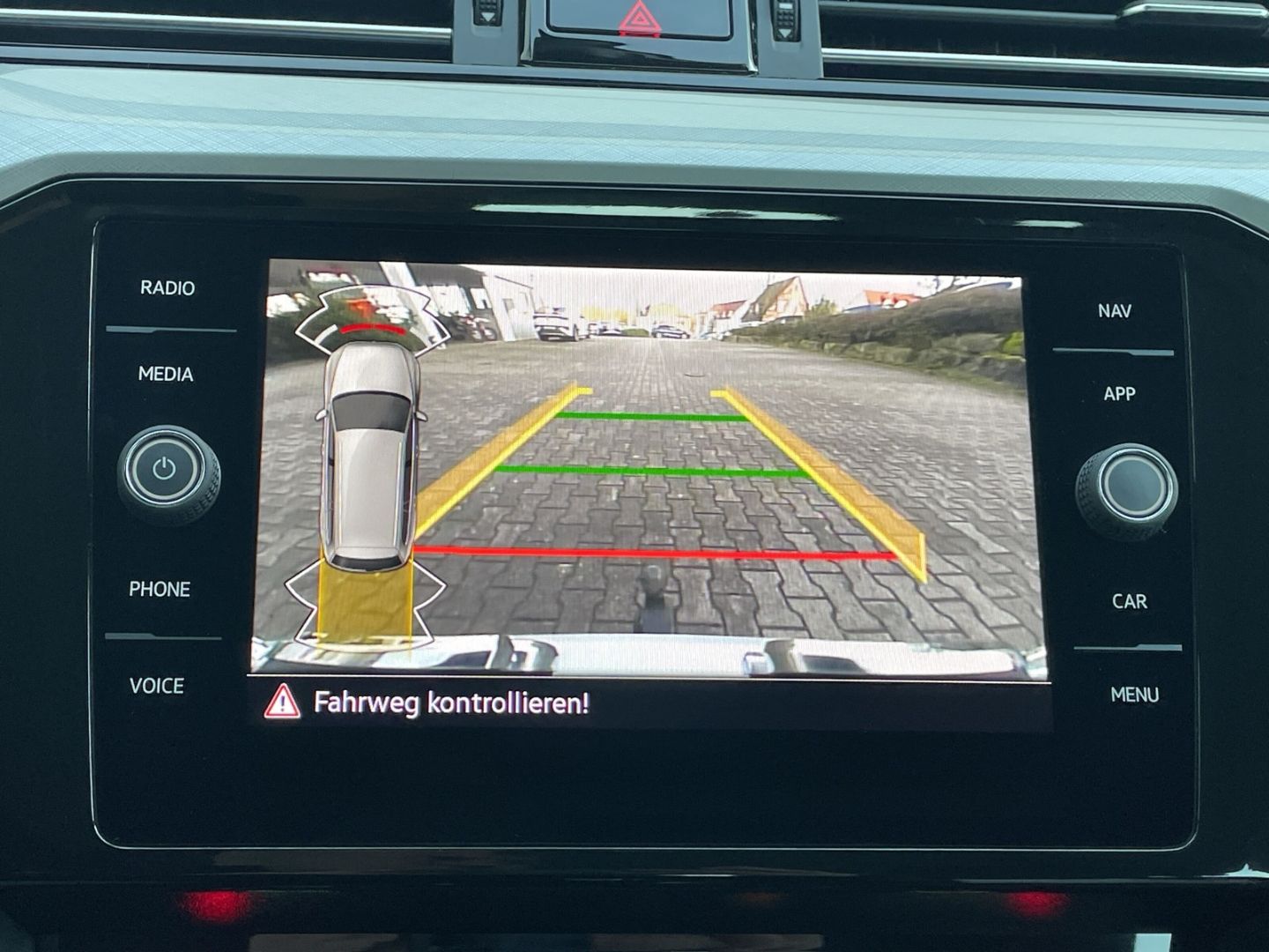 Passat 2.0 TDI DSG Business AHK/Kamera/IQ.Light