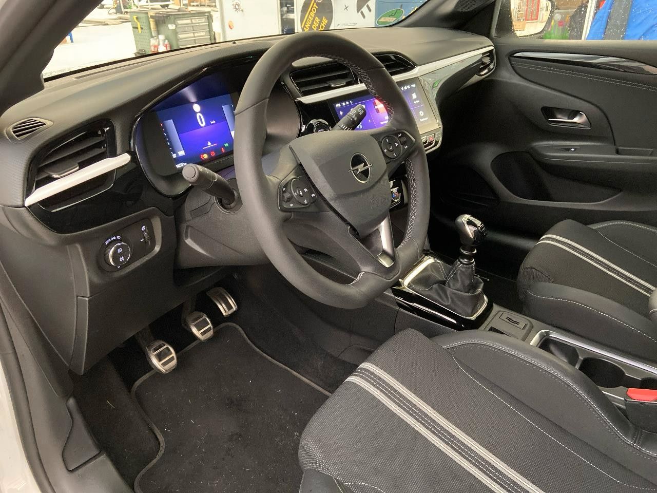 Fahrzeugabbildung Opel Corsa F GS/Allwetter/Kamera/Matrix!