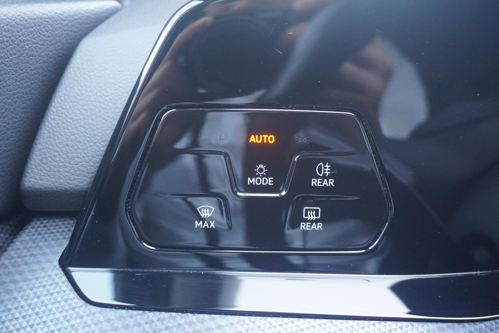 Volkswagen Golf VIII 1.5 TSI United LED Navi Sitzheizung, миниатюра 18
