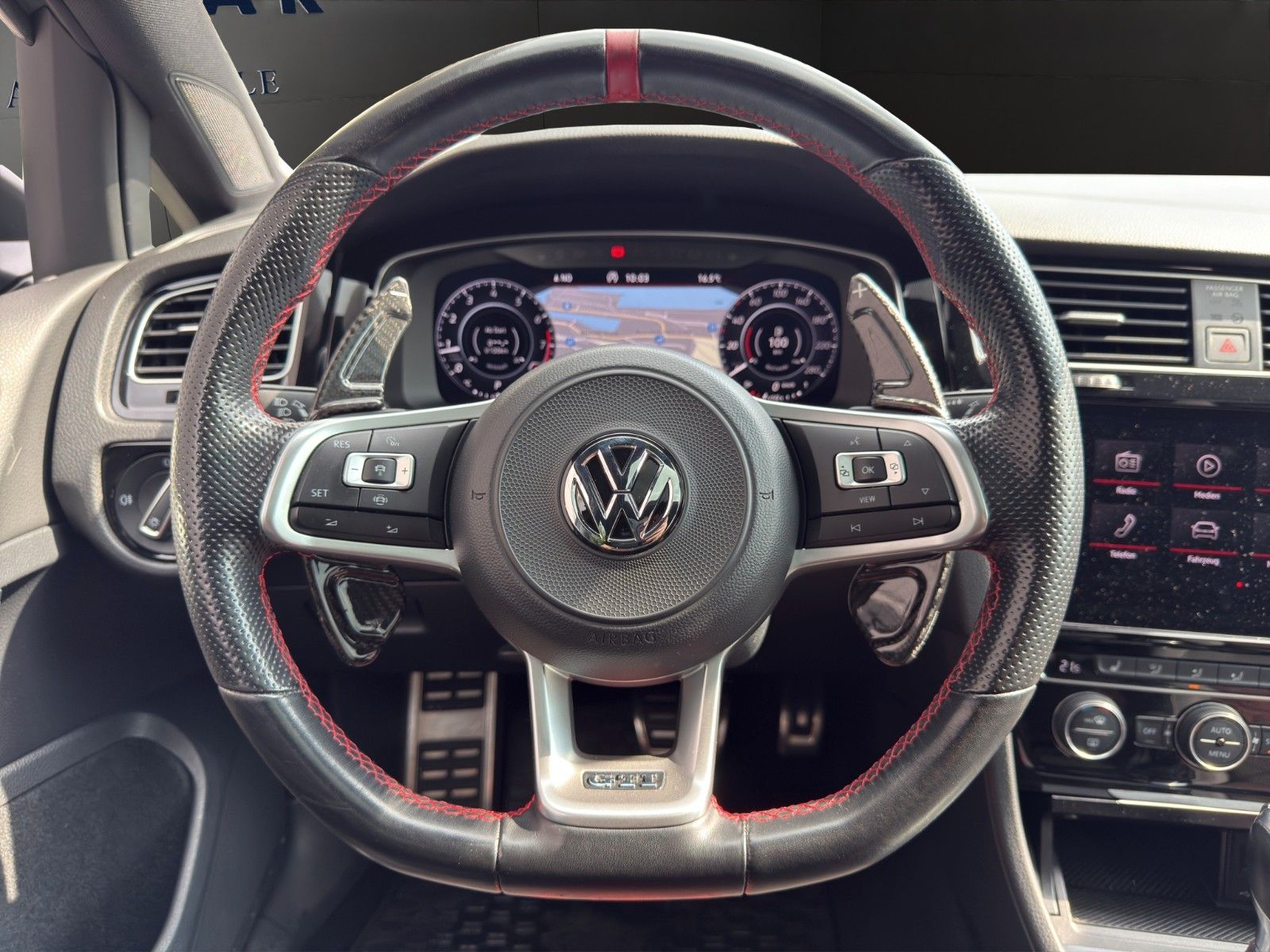 Fahrzeugabbildung Volkswagen Golf VII Lim. GTI TCR *Pano*Kamera*Carplay*ACC