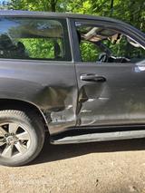 Toyota Land Cruiser 2.8 D-4D - Schaden links - gebrauchte Toyota Land Cruiser aus dem Jahr 2021