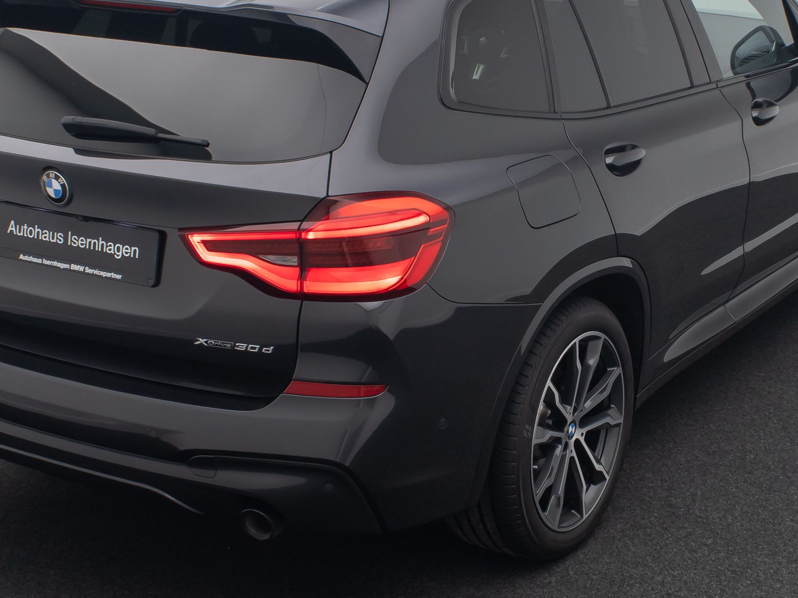Fahrzeugabbildung BMW X3 xD30d M Sport DAB HUD Panorama AHK TV 20Zoll