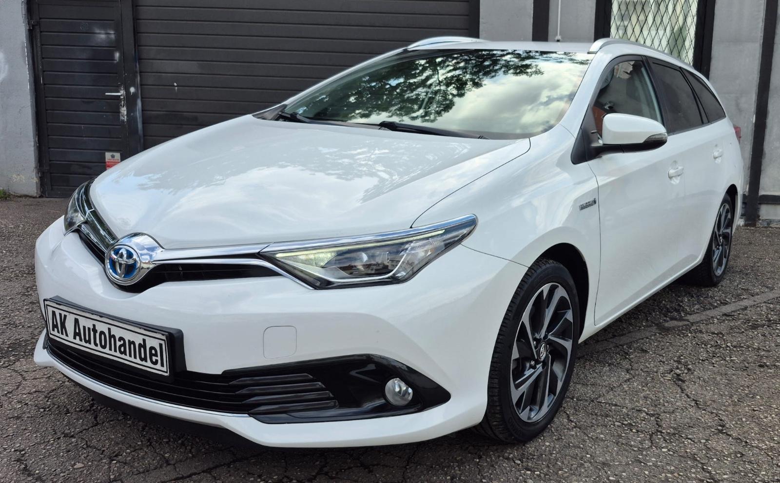 Toyota Auris Touring Sports Hybrid Design Edition TÜV