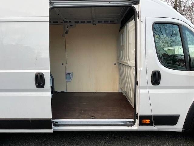 Fahrzeugabbildung Opel Movano Cargo Kasten 2.2 Diesel L4H2