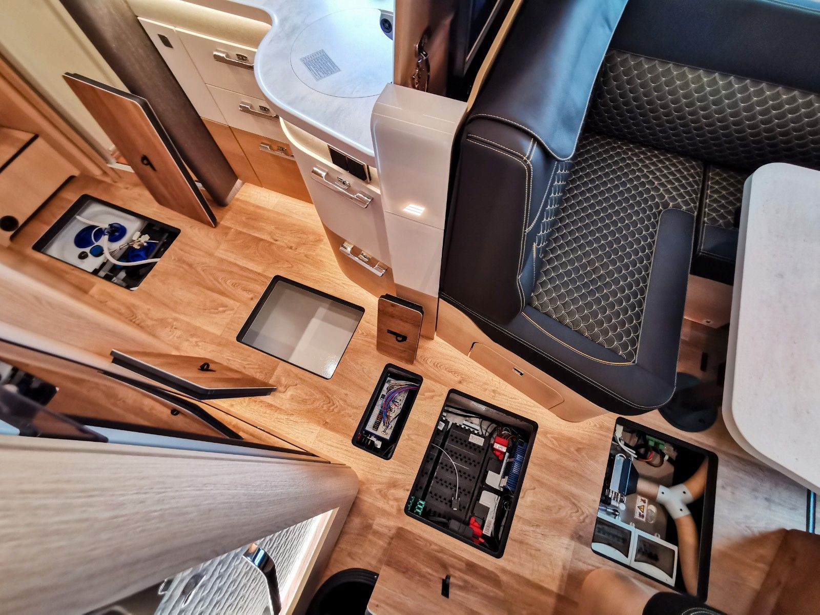 Fahrzeugabbildung HYMER / ERIBA / HYMERCAR BML - T 780 X EXCLUSIVE - JAHRESWAGEN