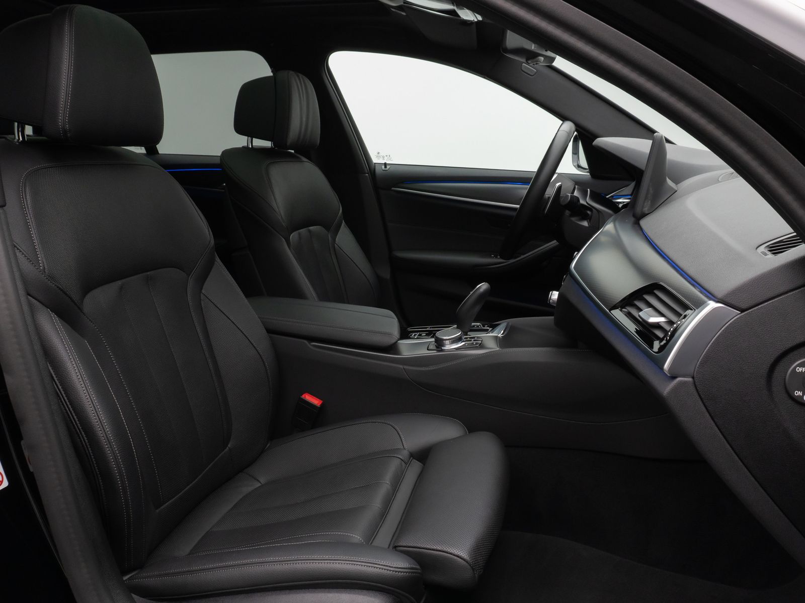 Fahrzeugabbildung BMW 540d xD M Sport Panorama Kamera Laser HUD AHK