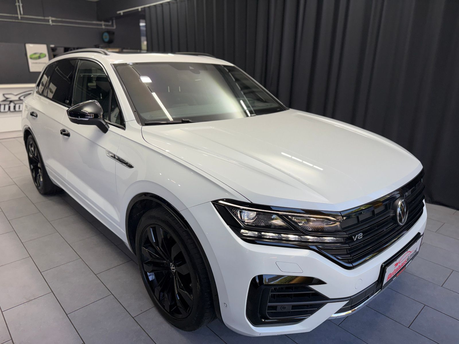 Fahrzeugabbildung Volkswagen Touareg R-Line 4Motion|PANO|NIGHT|LAST EDITION|