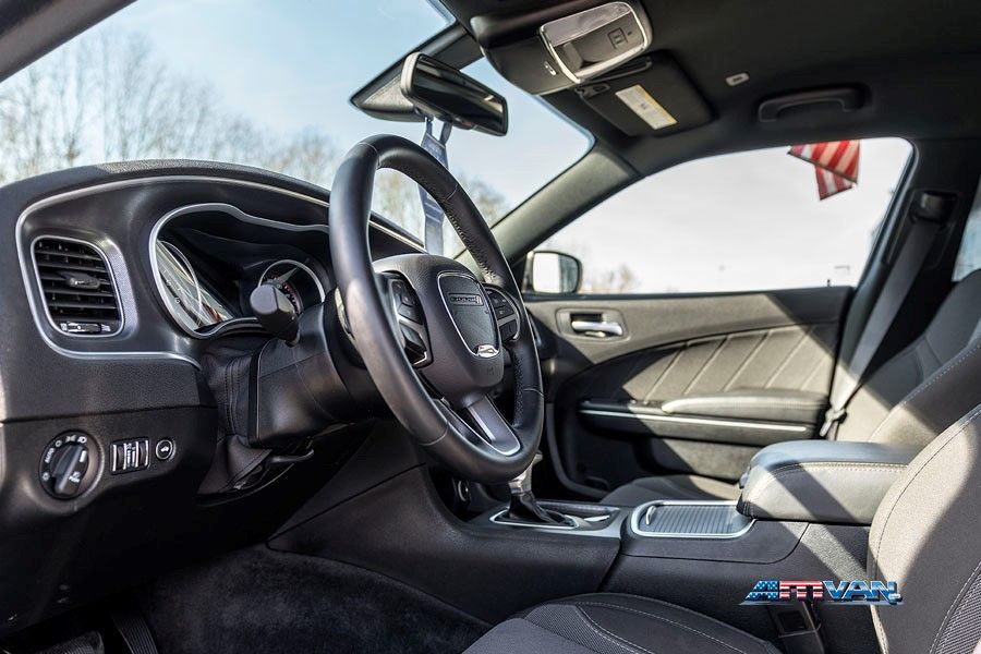 Fahrzeugabbildung Dodge Charger RT 5.7 V8 HEMI 20 Zoll Sitzheizung