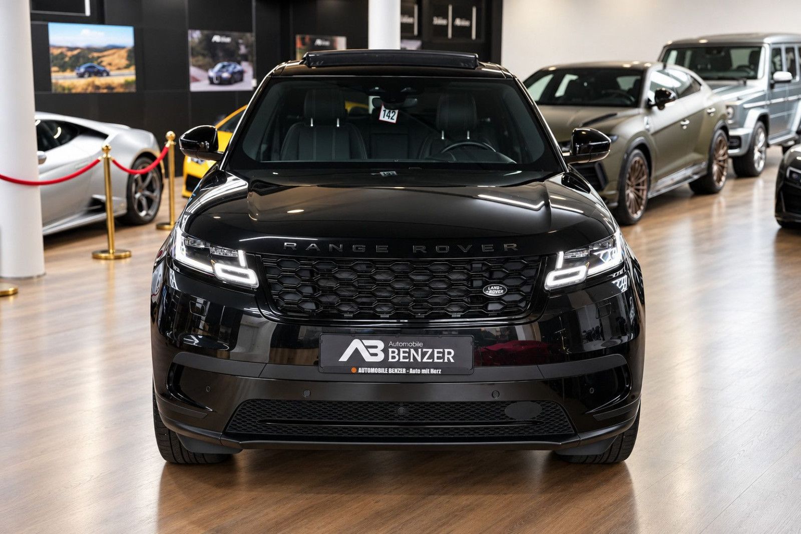 Fahrzeugabbildung Land Rover Range Rover Velar P400e *Panorama*Meridian*Kam