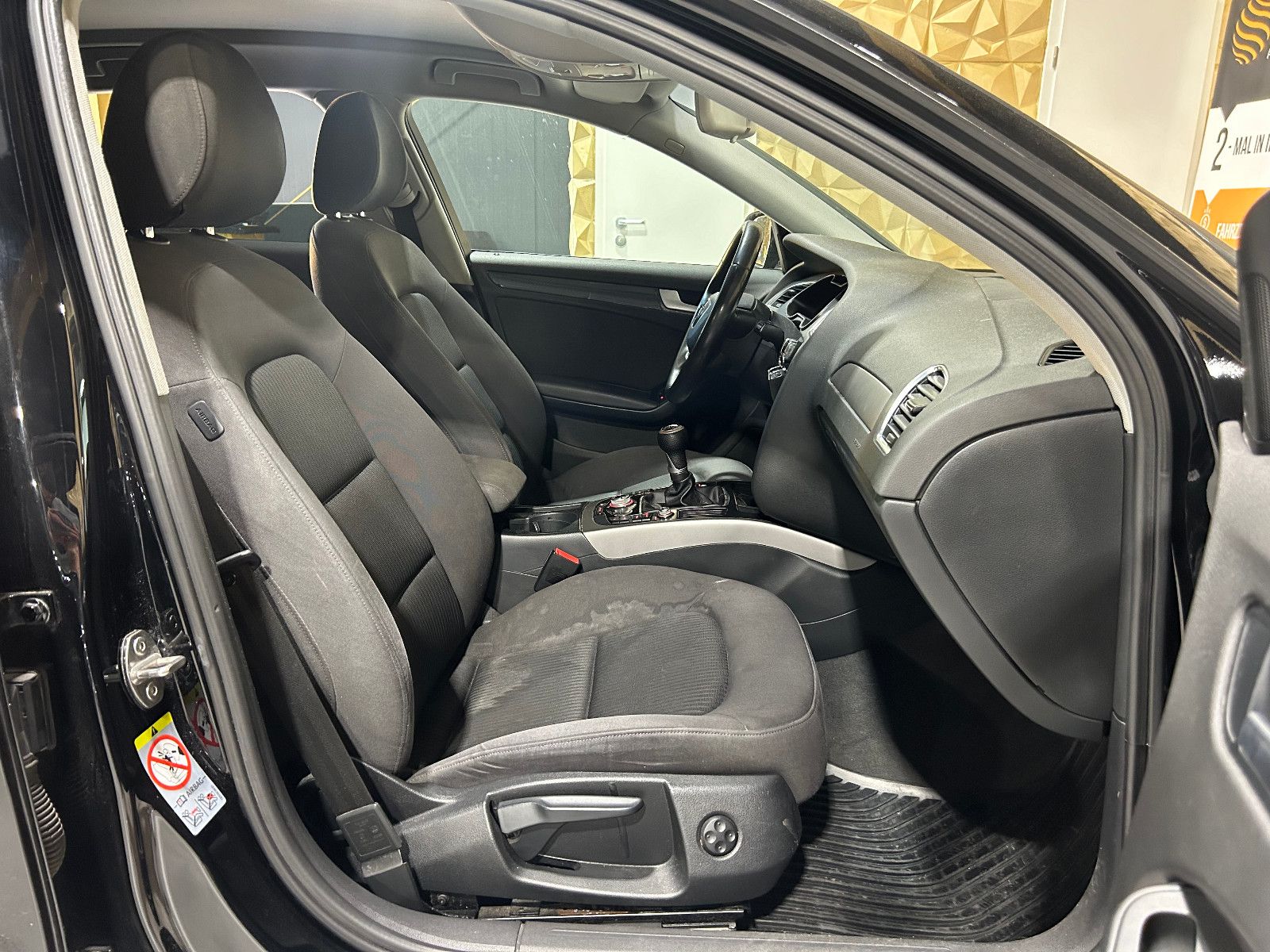 Fahrzeugabbildung Audi A4 Avant Attraction/SHZ/TEMPOMAT/PDC/KLIMA