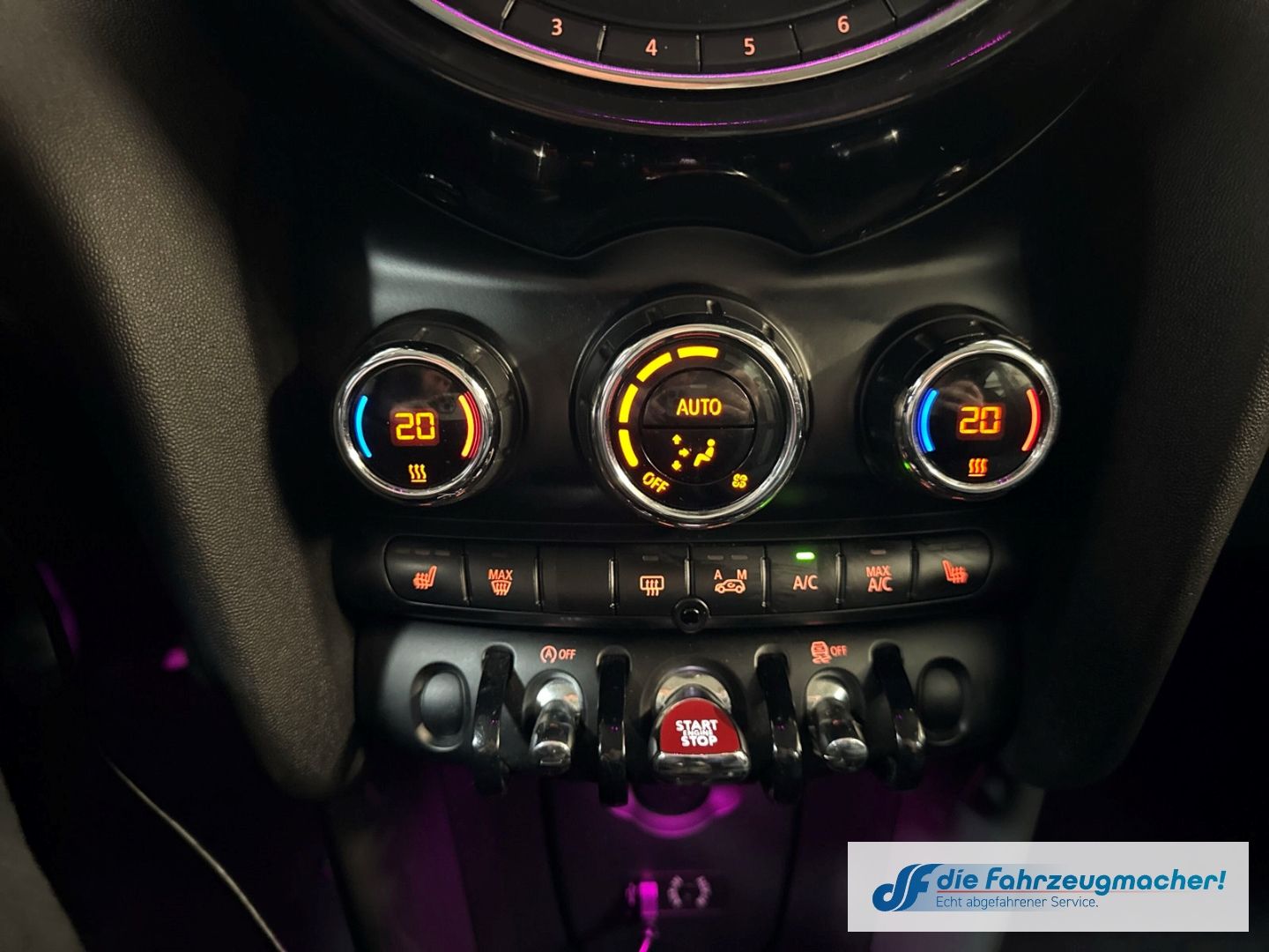 Fahrzeugabbildung MINI Cooper Mehrzonenklima Ambientebeleuchtung SHZ Ke