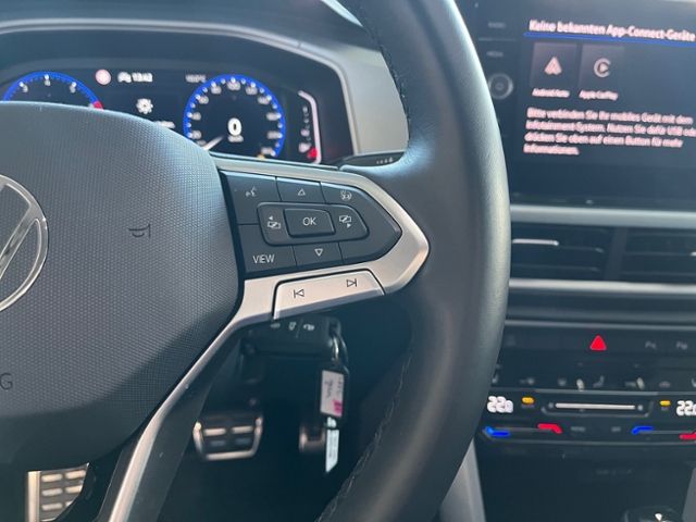 Fahrzeugabbildung Volkswagen T-Roc 1.5 TSI DSG GOAL AHK GJR NAVI KAMERA