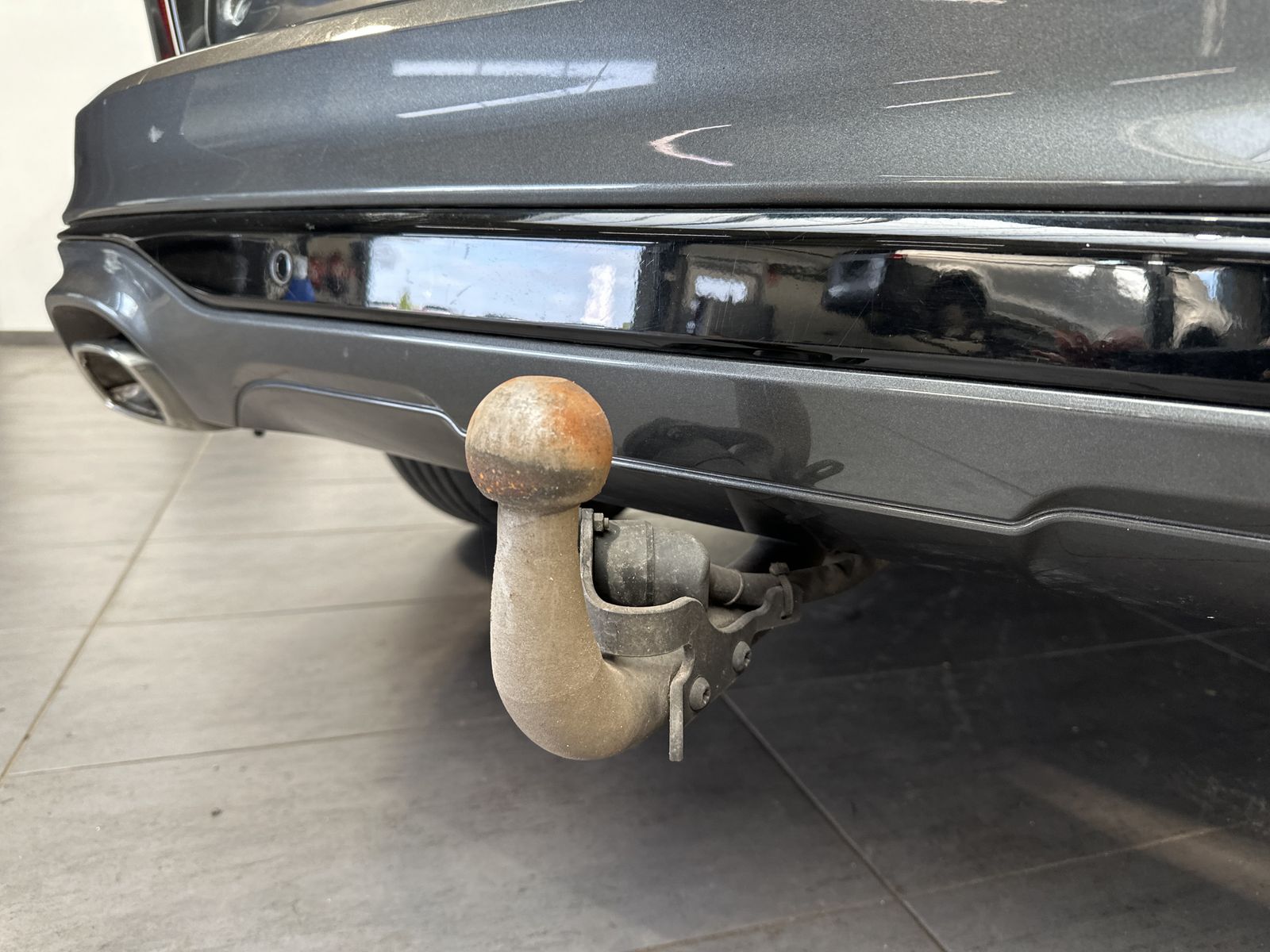Fahrzeugabbildung Ford Kuga 2.5 Duratec PHEV ST-Line X NAV+LED+B&O+PANO