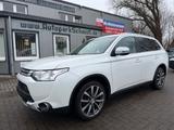 Mitsubishi Outlander Diamant 4WD AHK°1-HAND°RFK°NAVI°TLEDER - Mitsubishi aus 2015
