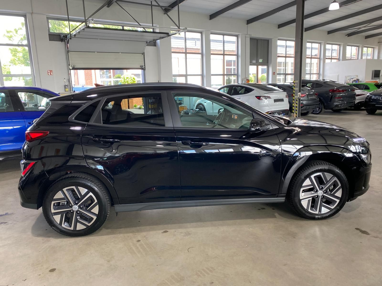 Fahrzeugabbildung Hyundai Kona Trend Elektro 150kW/DIS/RFK/LED/SH/